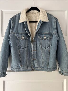 Brandy Melville John Galt fleece lined jean jacket